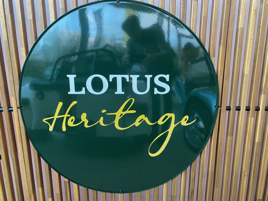 LOTUS02 - Plaque émaillée Lotus Heritage